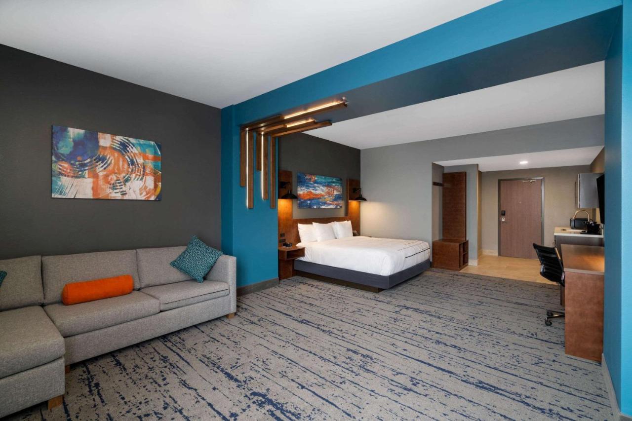 Hotel La Quinta & By Wyndham Ne - Old Henry Rd 2*
